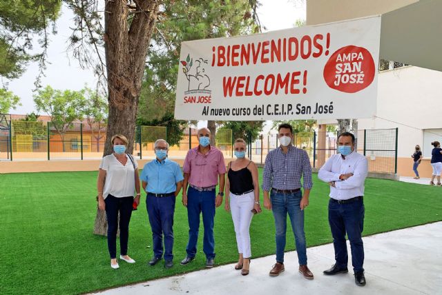 Unos 2.500 escolares inician el curso en Las Torres de Cotillas, que llega con la novedad de la ampliación del colegio 'San José'