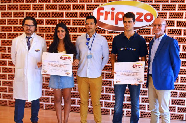'Fripozo' entrega sus becas anuales a tres jóvenes torreños