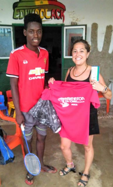 La solidaridad del club de bádminton 'Las Torres' llega a Senegal