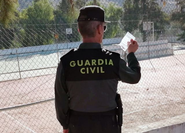 La Guardia Civil detiene in fraganti a un joven mientras vendía sustancias estupefacientes
