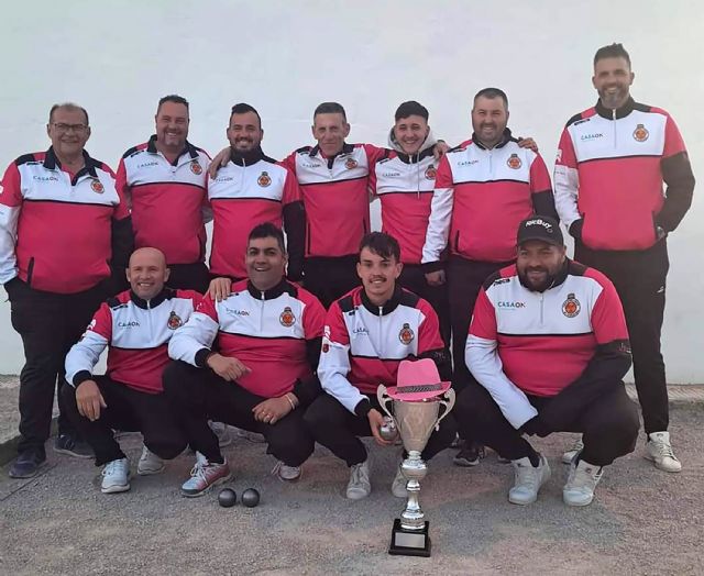 El club Petanca La Salceda vuelve a proclamarse campeón de la liga regional masculina por equipos