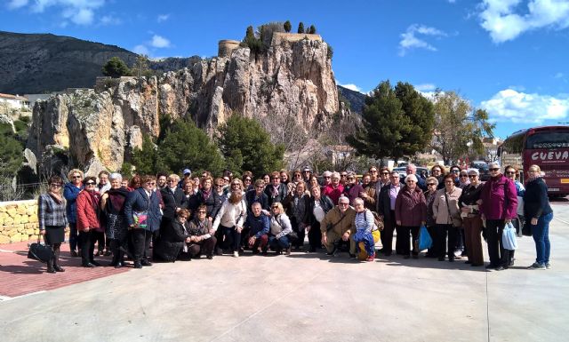 Cerca de 60 participantes en el viaje a Alicante para celebrar el día de la mujer