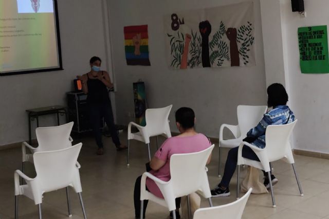 Comienzan en el barrio del Carmen los talleres de concienciación sobre violencia de género para población inmigrante