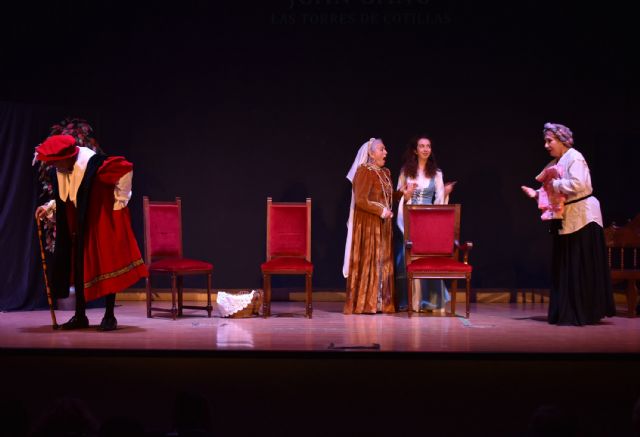 'Carasses Teatro' triunfa en el certamen nacional amateur Juan Baño con los premios de mejor actriz y mejor espectáculo