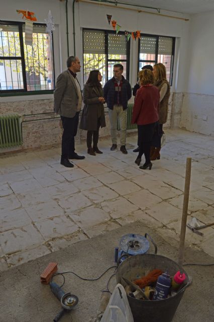 Comienzan las obras del nuevo comedor del colegio 'El Parque' y la remodelación del parque infantil del 'Vista Alegre'