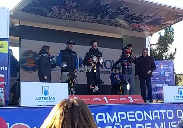 El torreño Tomás Ruiz se cuelga el bronce en el campeonato de España de mushing en tierra