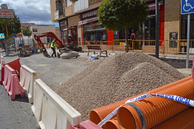 Comienzan las obras de renovación del colector de saneamiento de la calle Bolivia y la calle Mayor