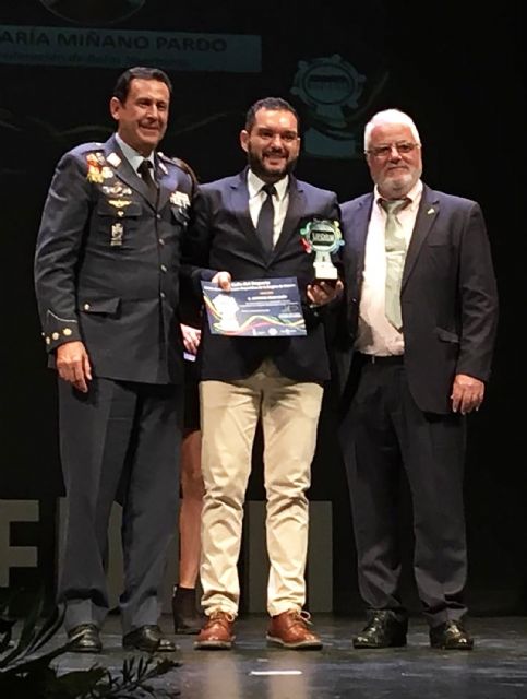 El jugador de bádminton torreño Antonio Brao, premiado en la 'II Gala del Deporte' de la UFDRM