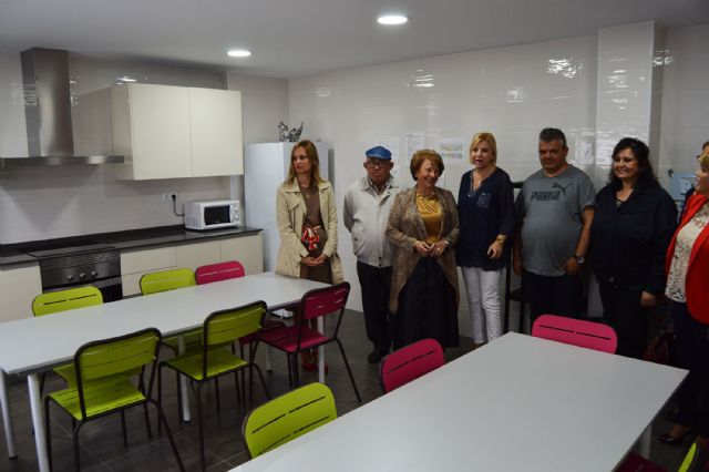 La consejera Tomás inaugura la nueva vivienda tutelada de AFES en Las Torres de Cotillas