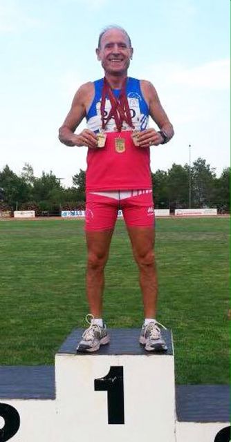 El torreño Ángel Salinas vuelve a triunfar en los regionales de atletismo de veteranos con tres oros