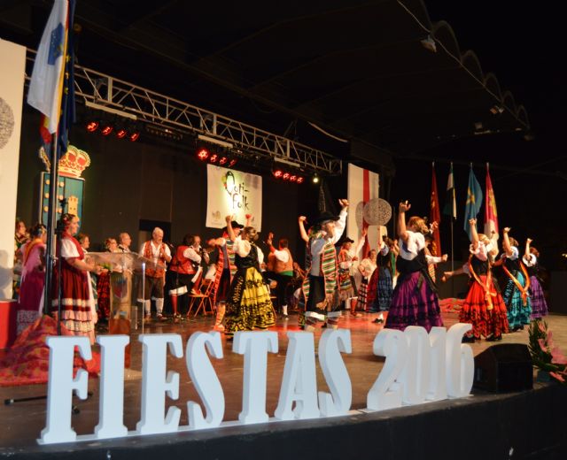 El Festival Internacional de Folklore vuelve a sus cita con las Fiestas torreñas