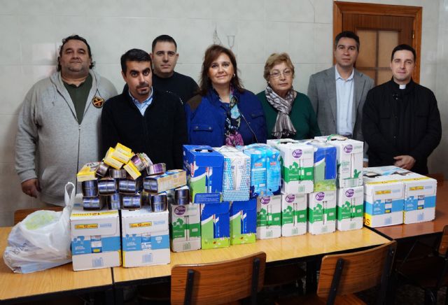 La Hermandad de la Legión Española de la Región de Murcia dona cerca de 300 kilos de alimentos a la Parroquia y Cáritas