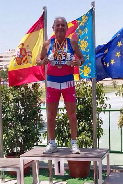 El torreño Ángel Salinas engorda su palmarés con dos platas y un bronce en el Nacional de veteranos