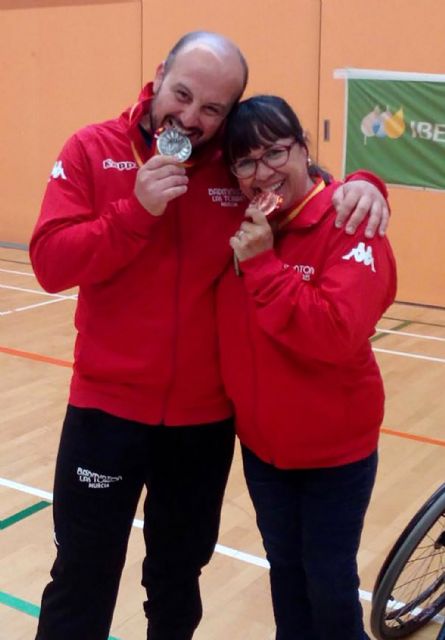 Sergio Arques y Amalia López, del club 'Bádminton Las Torres', plata y bronce en el nacional de parabádminton