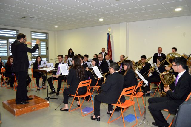 La Loma disfruta de un concierto de la banda de música por el 700° aniversario como mayorazgo del municipio