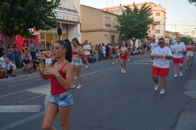 El desfile de carrozas y comparsas congrega a más de 15.000 personas en Las Torres de Cotillas