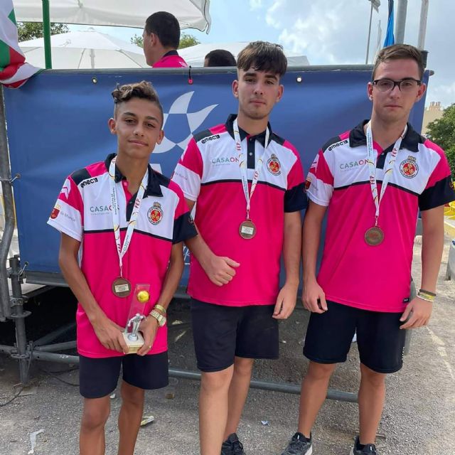 Antonio García, Cristian Pozuelo y Jonathan Ould, del club La Salceda, bronce en el nacional juvenil de petanca