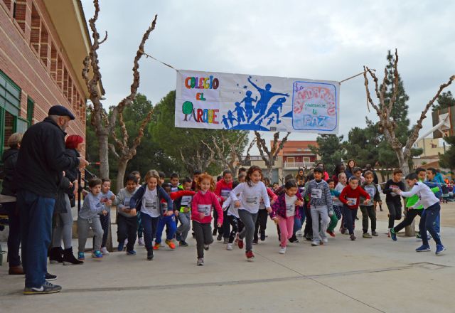 El 'Día de la Paz', de lo más deportivo y solidario en los colegios 'El Parque' y 'Vista Alegre'