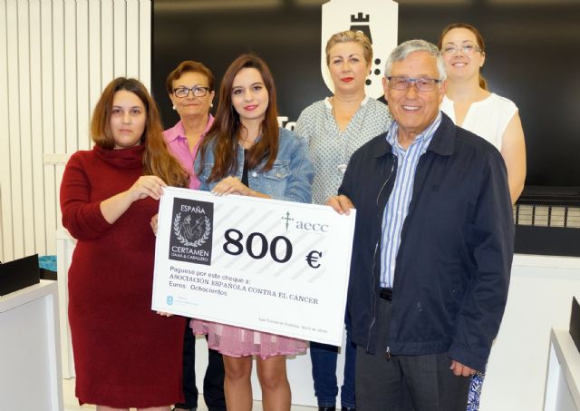 El 'Certamen Dama y Caballero de Murcia' recauda 800 euros para la AECC