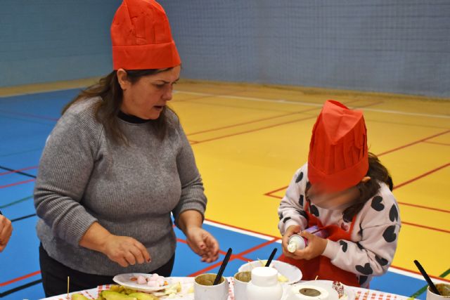 Más de un centenar de niños disfrutan de la cocina en la 'Party Chef Navideña 2022'