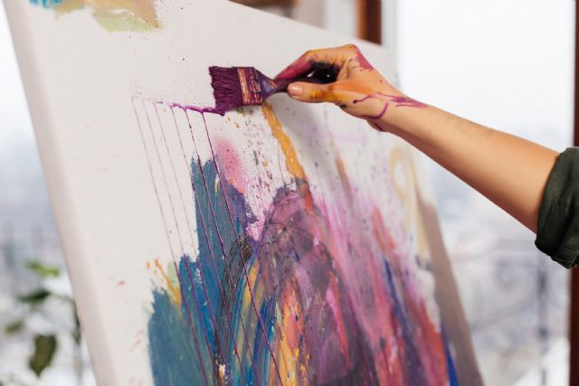 La Concejalía de Igualdad organiza un taller de pintura para mujeres