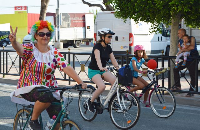Bicicletas, paella, ofrenda floral y la música de Funambulista para enfilar el final de las fiestas torreñas